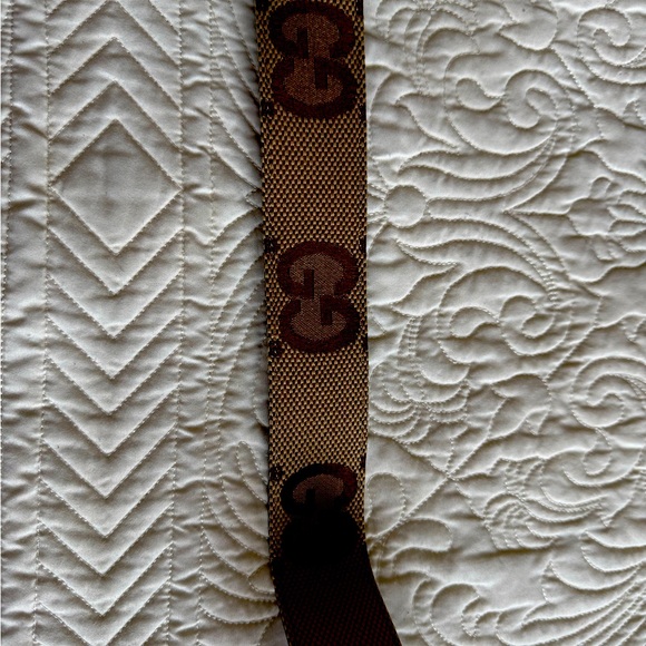 Gucci belt - never worn still in original wrapping - Picture 5 of 8